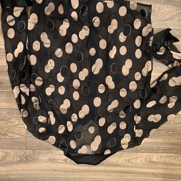 Frank Lyman Designs Vintage Blouse.  Size: 10.  Long sleeves with satin trim. - Picture 4 of 4